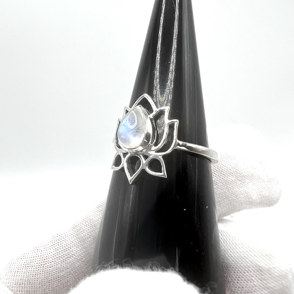 Natural Rainbow Moonstone Sterling Silver Lotus Flower Ring - Picture 11 of 14
